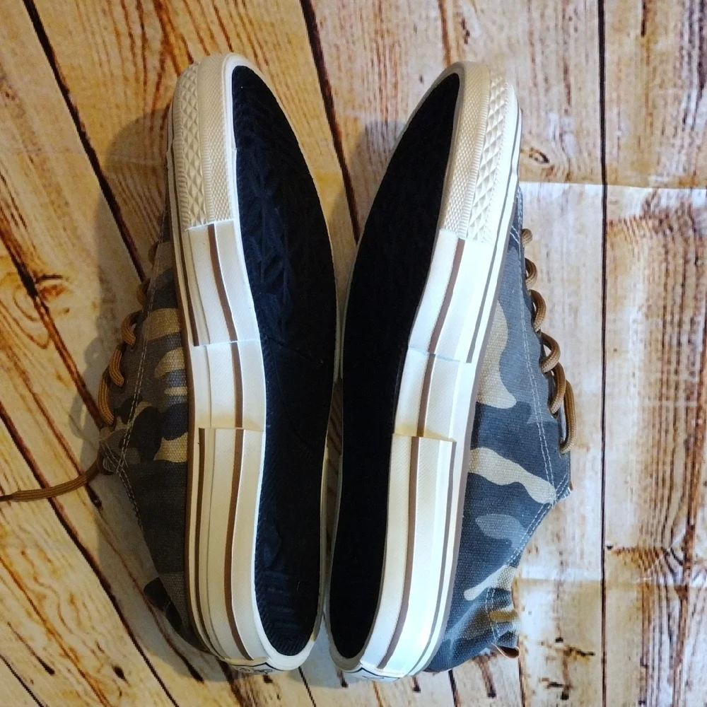 Very G Brown Camo Sneakers Canvas Low-Top Size 9 Women's - Picture 4 of 10